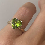 3.44ct Peridot Bezel Heart Ring [on hand]